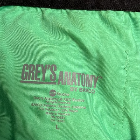 GREY’S ANATOMY BY BARCO lime green scrub set - Picture 12 of 12